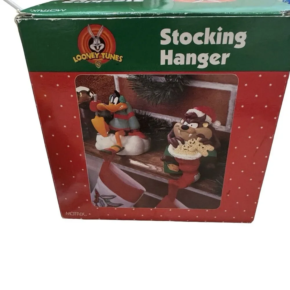 VTG 1998 Looney Tunes Daffy Duck Christmas Stocking Hanger Holder Skiing Winter